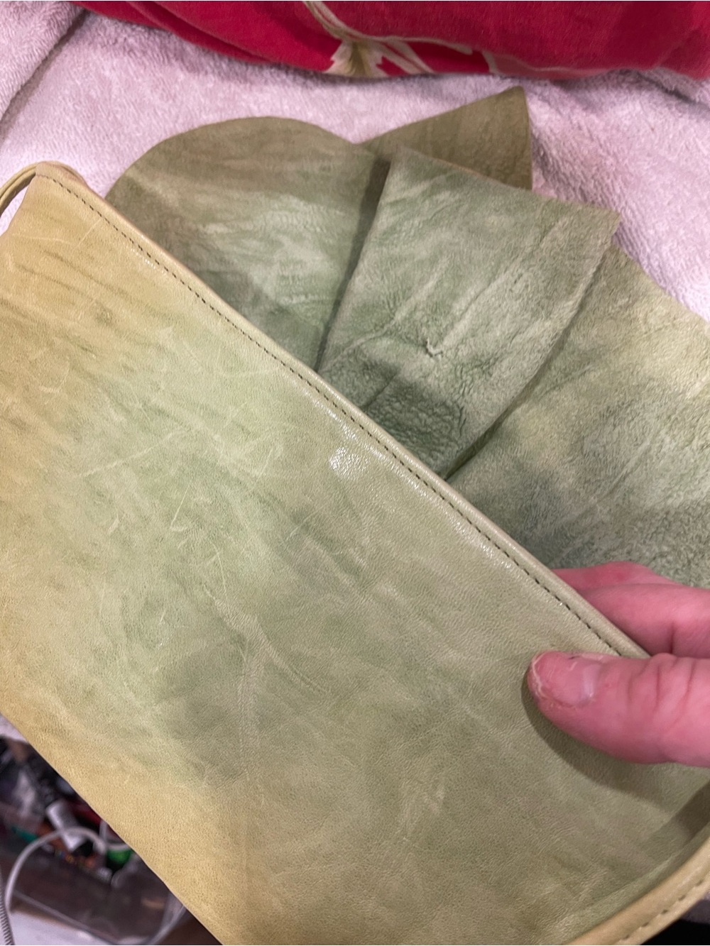 Susan Farber Collections  Green Leather Bow Shoulder Bag - Picture 10 of 16